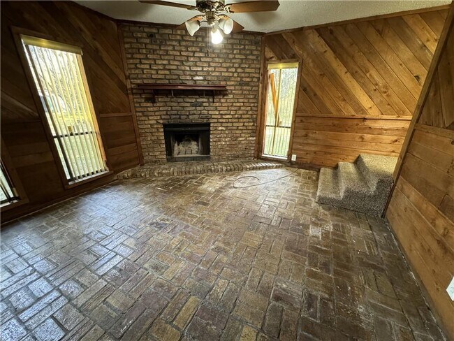 Building Photo - 7445 Bowers Ln