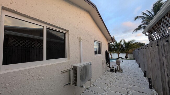 Building Photo - 11640 NW 32nd Manor