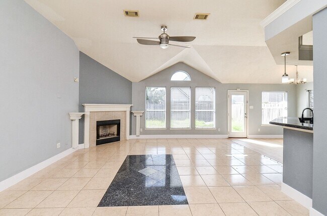 Building Photo - 16307 Scotch Hollow Ln