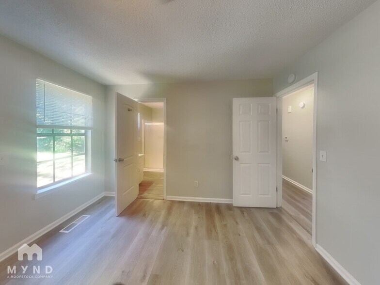 Building Photo - 5845 Cheryl Dr