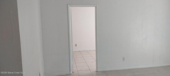 Building Photo - 221 Columbia Dr