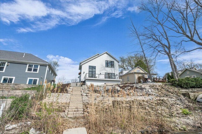 Building Photo - 6255 S Linnie Lac Pl