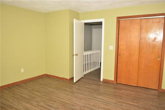 Building Photo - 85 Richard St