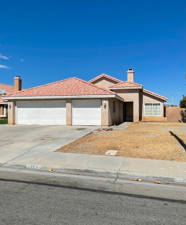 Building Photo - 1757 Lightcap St