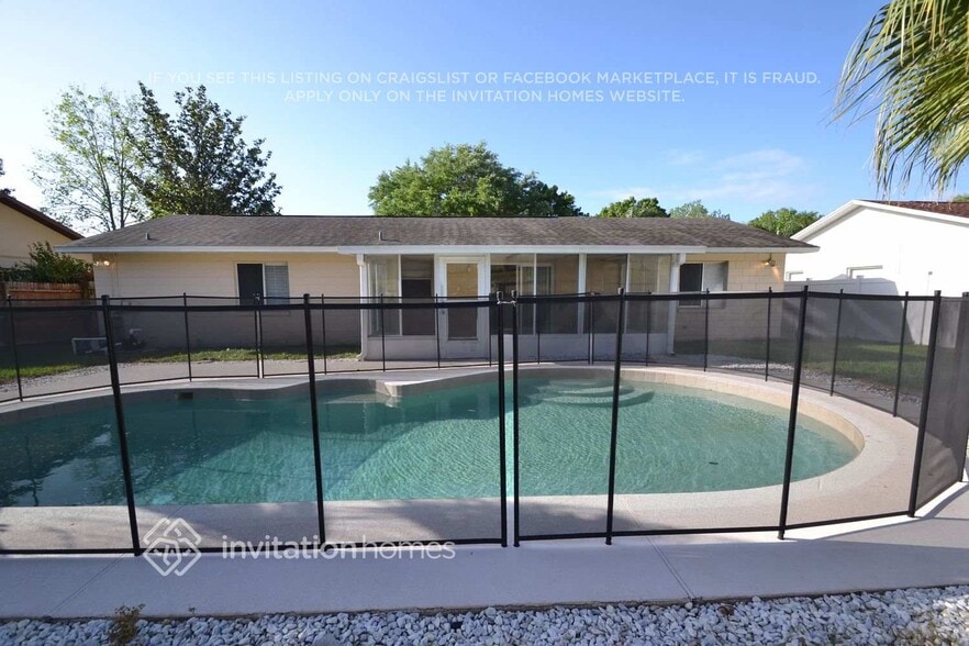 Building Photo - 8643 Tarragon Dr