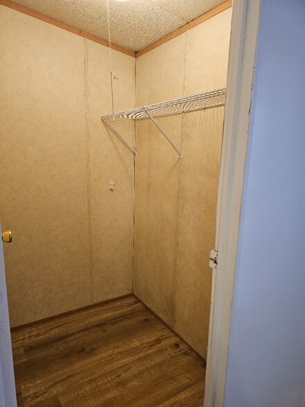 Building Photo - 1057 Hibiscus Rd