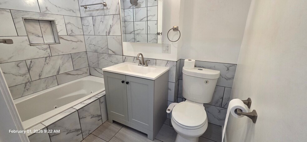 Building Photo - 3110 N Western Ave