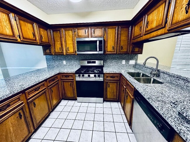 Building Photo - 12726 Stillington Dr