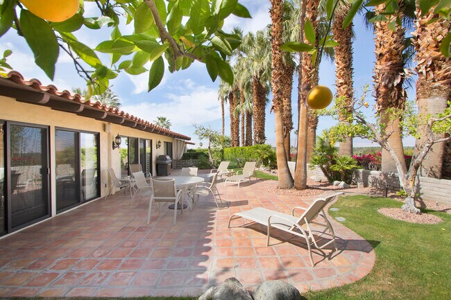 Building Photo - 40080 Via Buena Vista