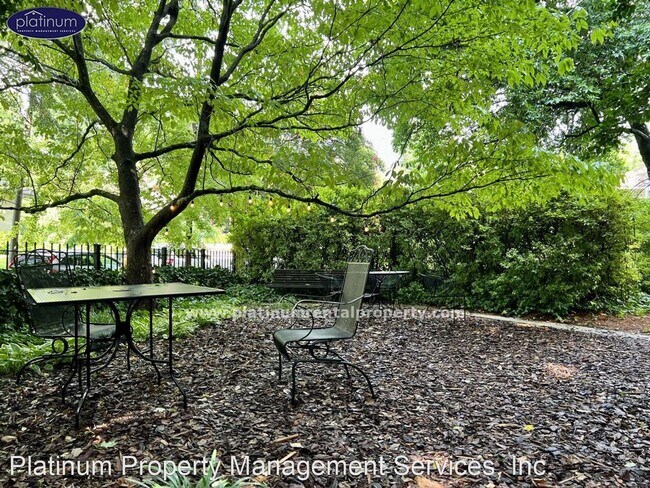 Building Photo - 1 br, 1 bath House - 1125 Briarcliff Place...