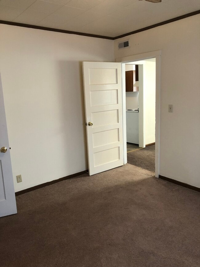 BR - 2114 Oakridge Dr