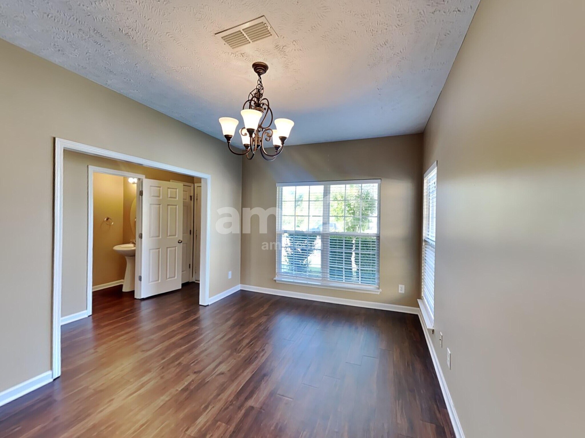 Building Photo - 5608 Hickory Park Dr