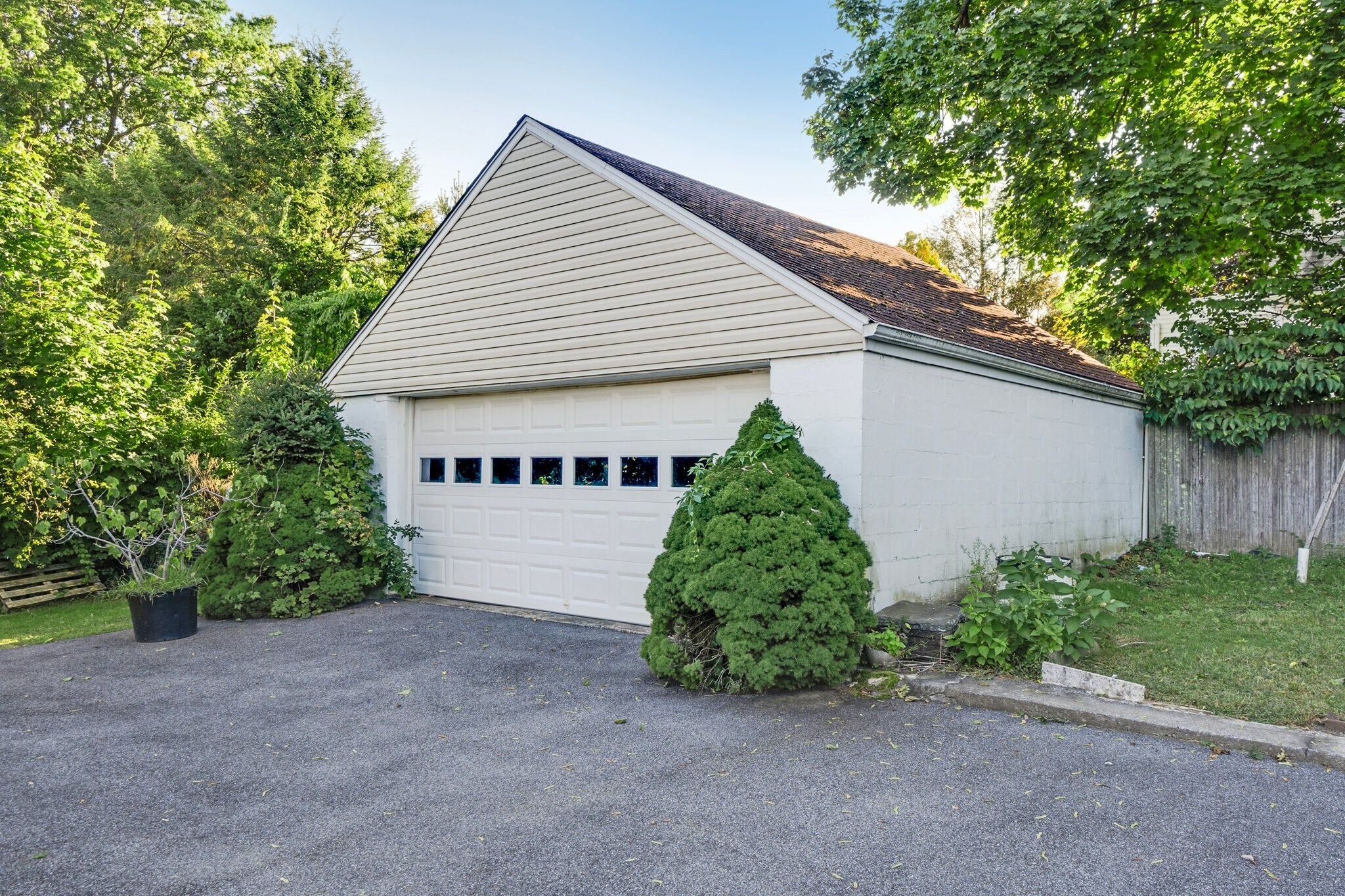2 Car Garage - 134 Old Mamaroneck Rd
