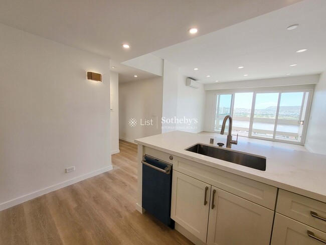 Building Photo - Ala Wai Plaza #PH8 | Honolulu, HI