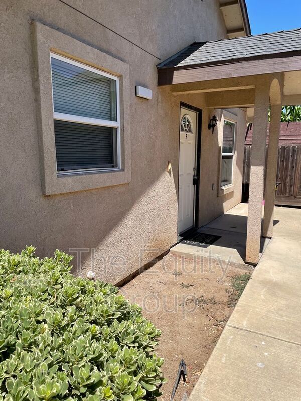 540 E Lakeview Ave - 540 E Lakeview Ave Woodlake CA 93286 | Apartment ...