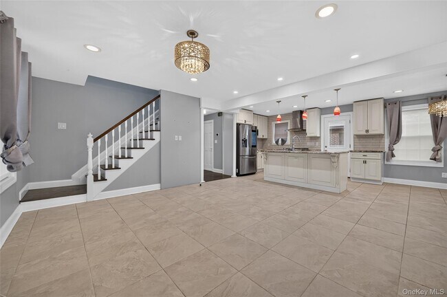 Building Photo - 175 Wardwell Rd
