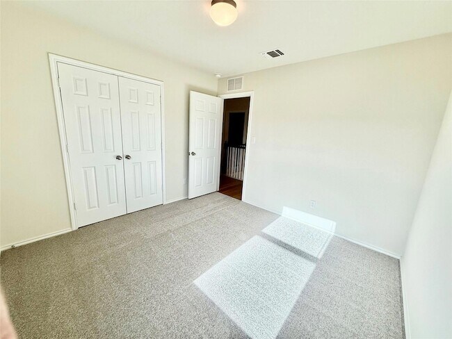 Building Photo - 1017 Cliffbrake Wy