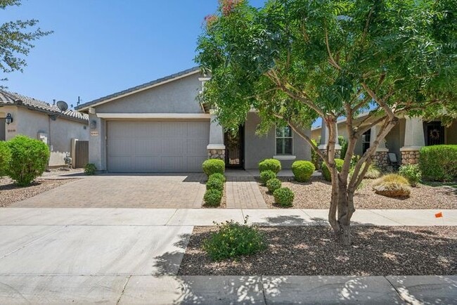 Building Photo - 10445 E Tesla Ave