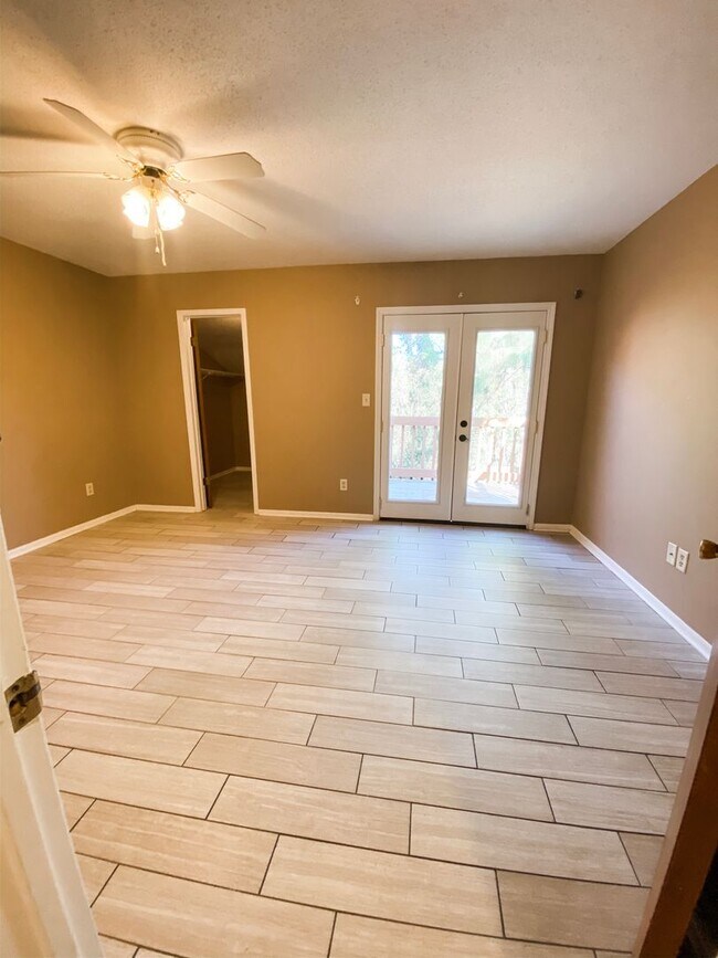 Building Photo - Townhome in Fort Walton Beach!