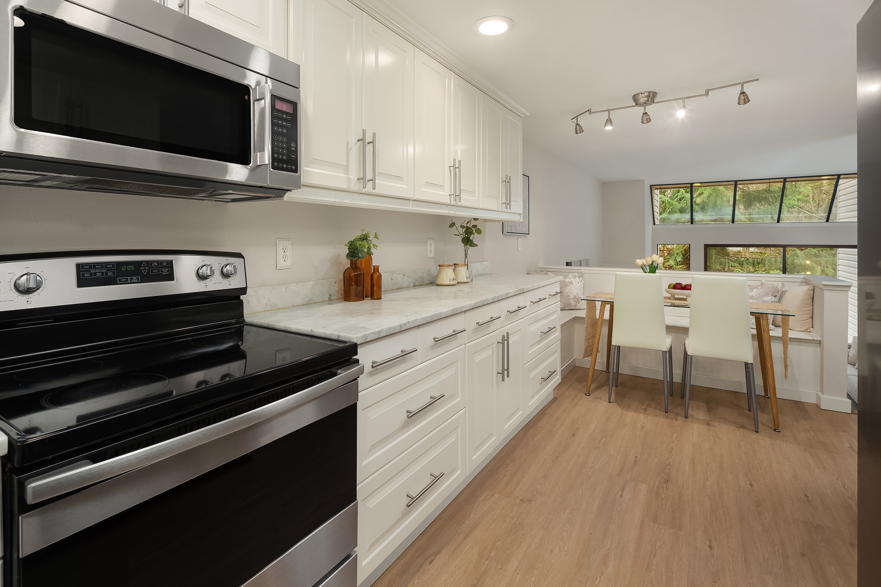 Kitchen - 19805 15th Ave NE