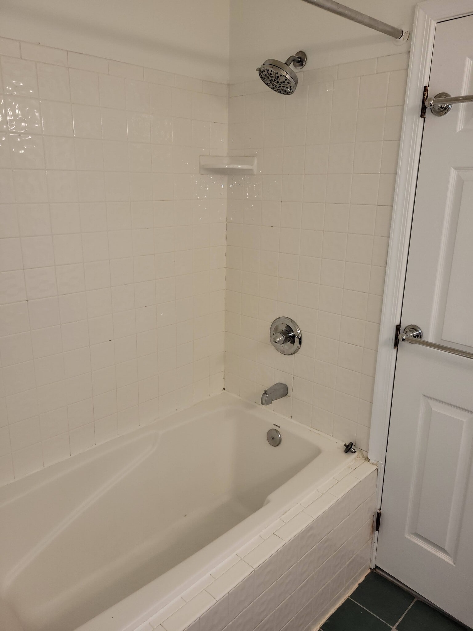Full Bathroom 1 - 2316 Cambridge St
