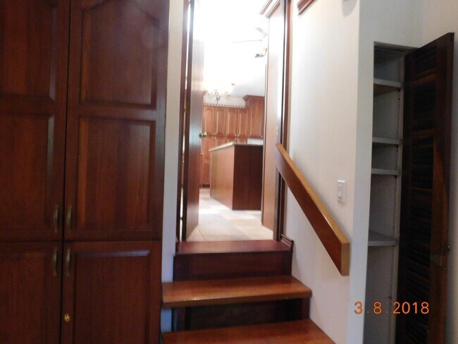 Building Photo - 6608 SW 65th St