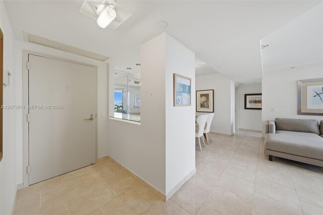 Building Photo - 3610 Yacht Club Dr