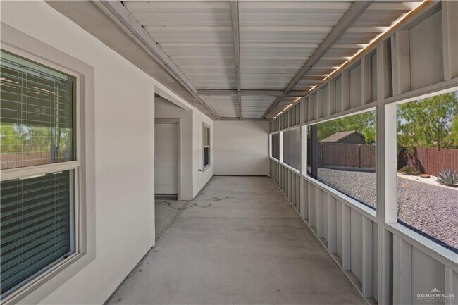 Building Photo - 24 Quietud St