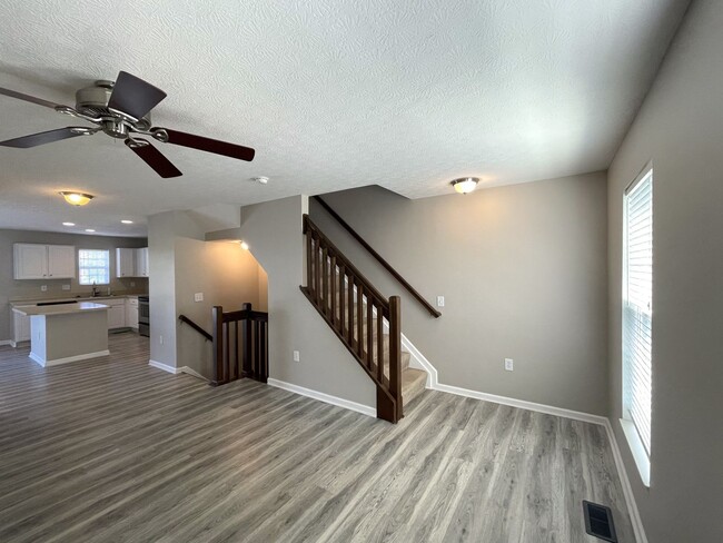Building Photo - 5580 Crystal Falls St