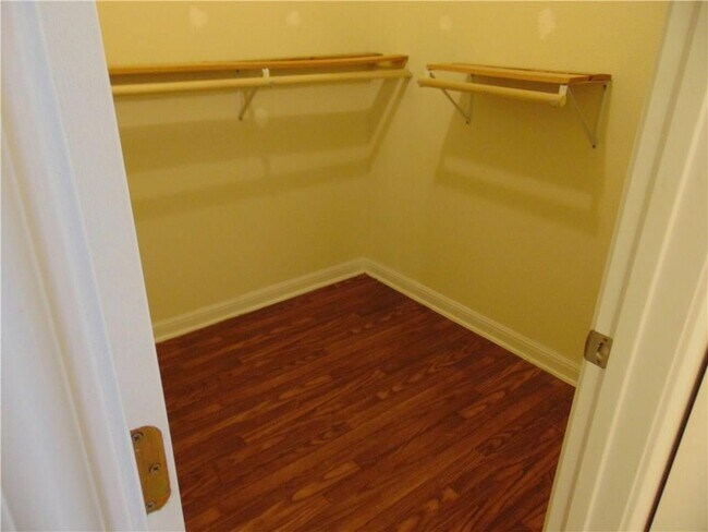 Building Photo - 5208 Hellman