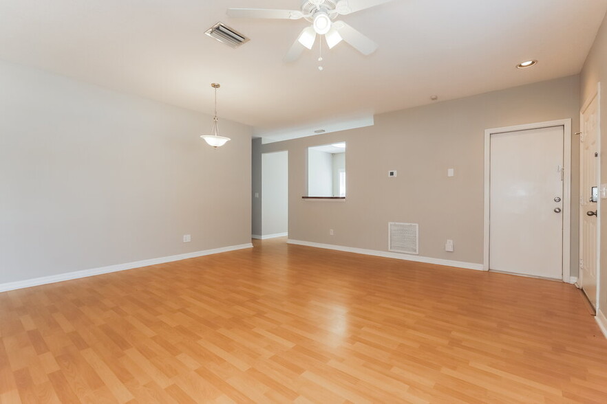 Building Photo - 10808 Shasta Ct