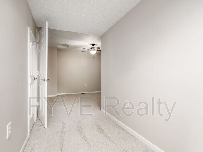 Building Photo - 2980 Glenloch Cir