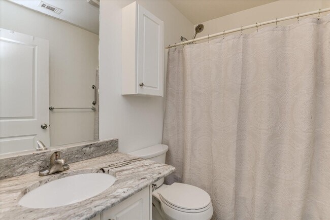 Building Photo - 136 Haley Dr