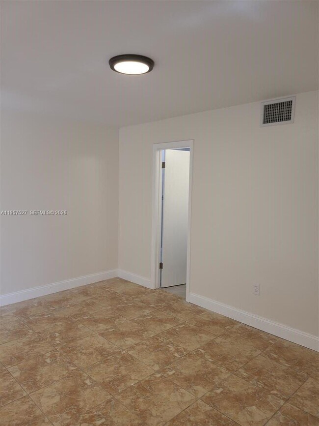 Building Photo - 4020 Del Rio Way