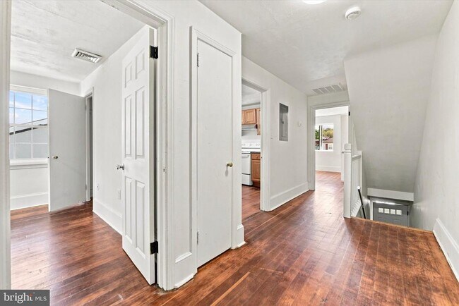 Building Photo - 162 Rosemont Ave