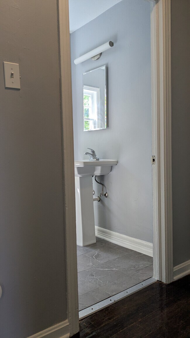 Bathroom - 3500 Wilma Ave