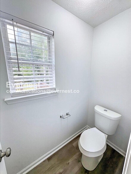 Building Photo - 229 Pebble Creek Dr