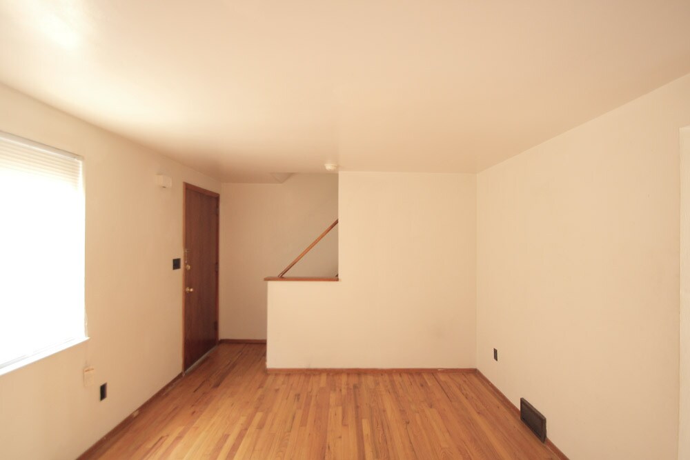Building Photo - 421 Franklin Ave