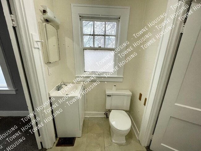 Building Photo - 640 Magee Ave