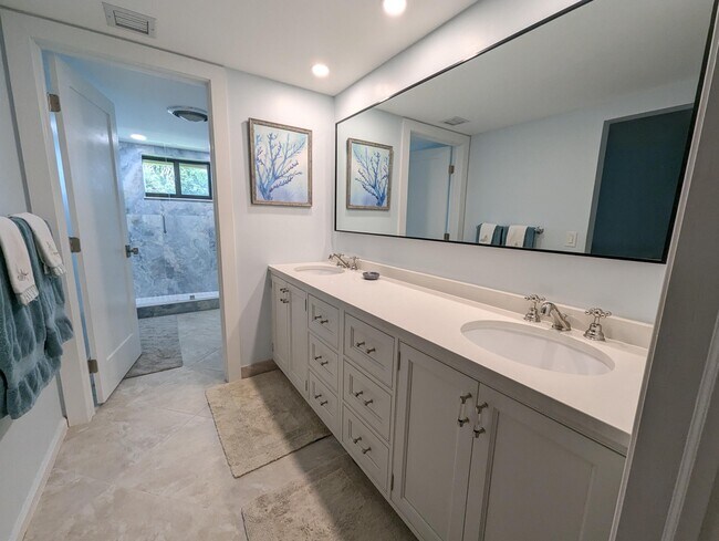 Building Photo - 17081 Waterbend Dr