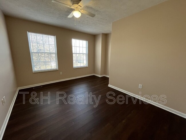 Building Photo - 6827 Antelope Dr