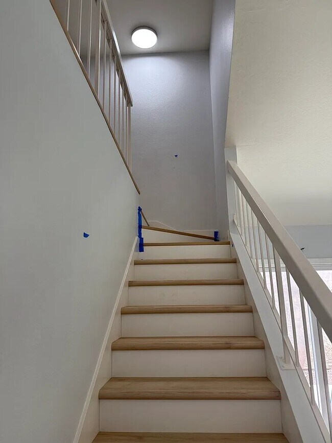 Building Photo - 10765 Esmeraldas Dr