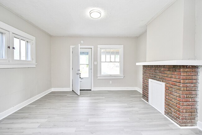Building Photo - 312-314 Pointview Ave