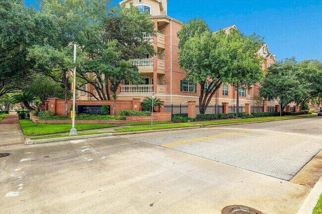 Building Photo - 2111 Welch St