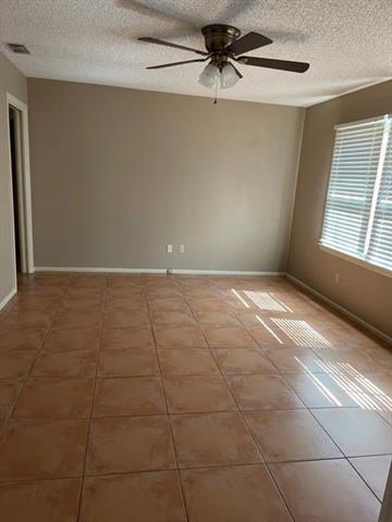Building Photo - 2318 River Oaks Cir