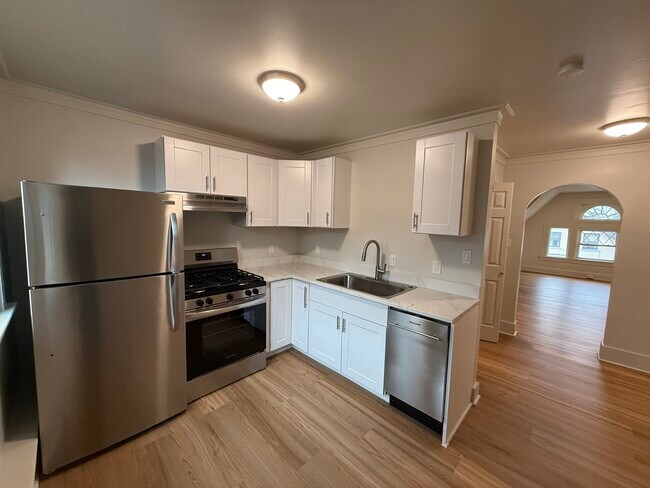 Building Photo - 3700 Brighton Rd