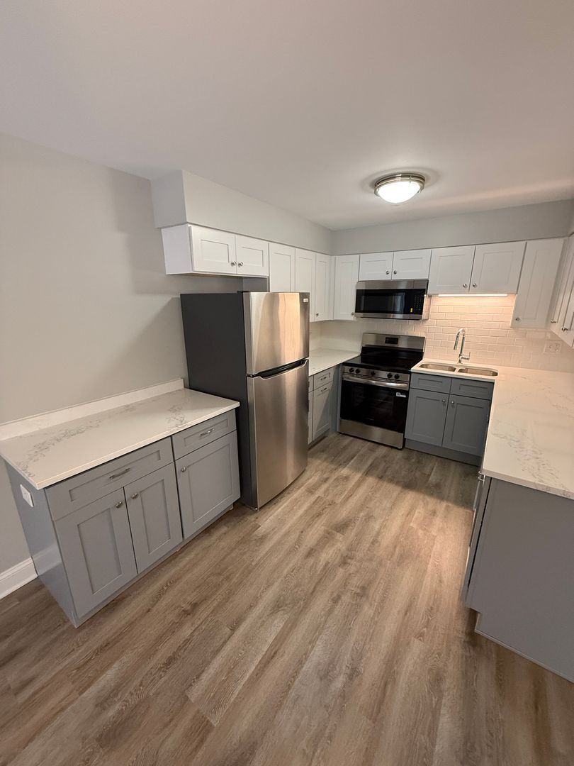 Building Photo - 744 W Gordon Terrace