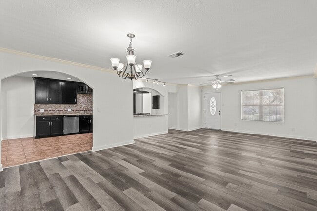 Building Photo - 1132 18th Ave N