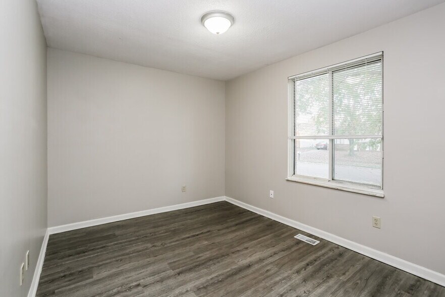 Building Photo - 3117 Falcon Bridge Dr