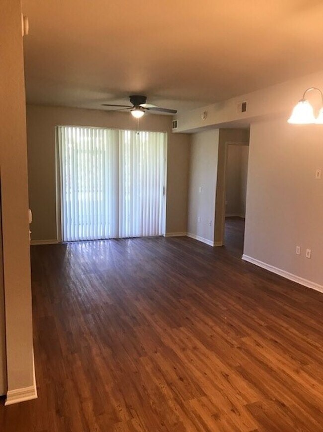 Building Photo - Villagio Rental